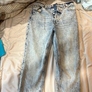 Lightly worn acid wash denim jeans. Free people. Size 28